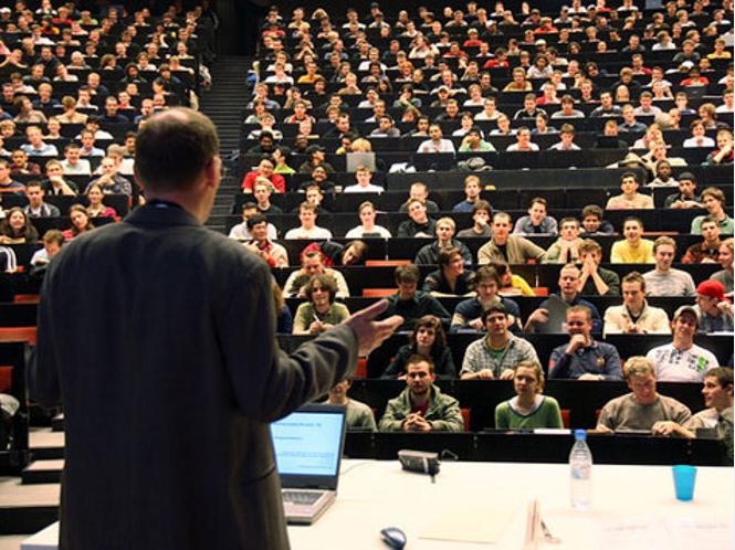 1797234570-hoersaal_dpa-iC34